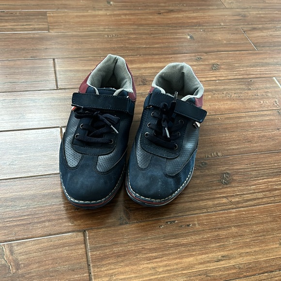 Boys blue navy sneakers size 34 - Picture 2 of 5